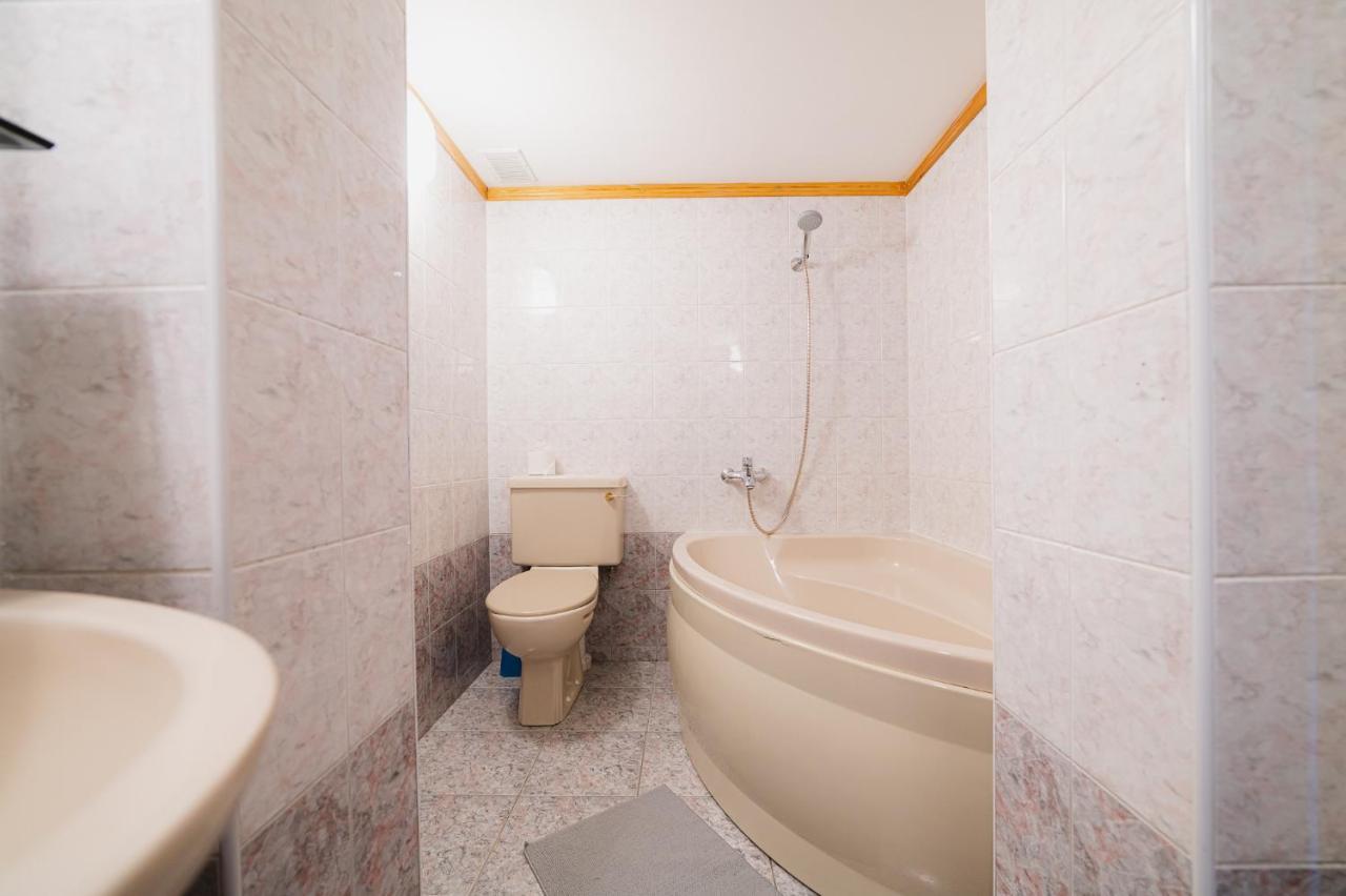 Jekaba Seta Hotel Kuldīga Buitenkant foto