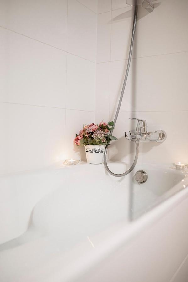Jekaba Seta Hotel Kuldīga Buitenkant foto